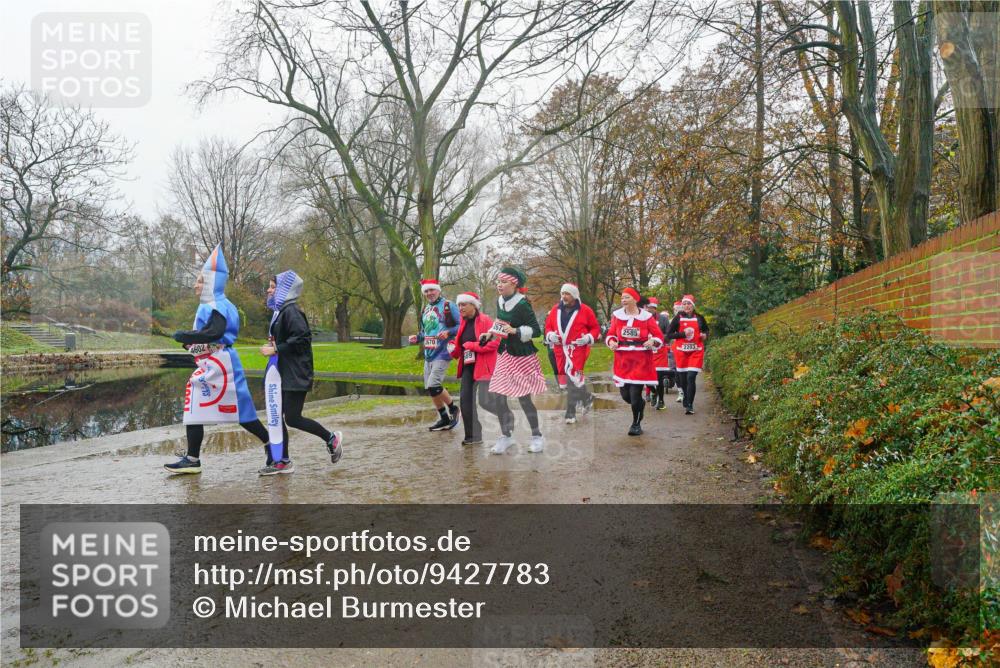 07.12.2025 - St. Pauli X-Mass-Run No. 15 Michael Burmester http://msf.ph/oto/9427783 07.12.2025 11:26:01 Laufen 4602, 2672, 2585, 2203 meine-sportfotos.de