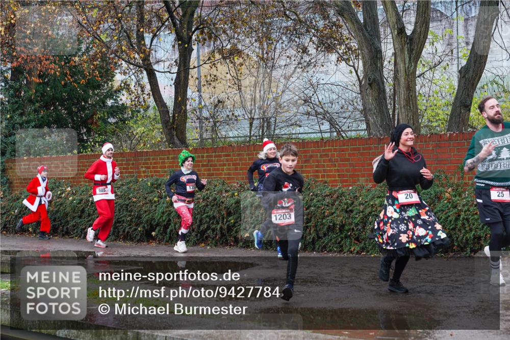 07.12.2025 - St. Pauli X-Mass-Run No. 15 Michael Burmester http://msf.ph/oto/9427784 07.12.2025 10:41:43 Laufen 985, 1203, 20, 25 meine-sportfotos.de