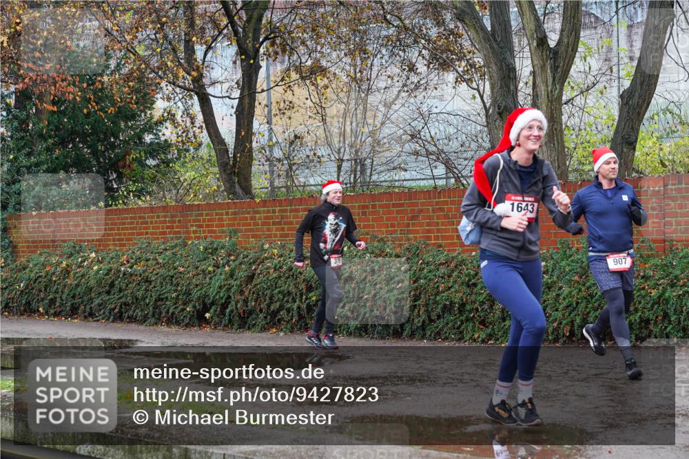 07.12.2025 - St. Pauli X-Mass-Run No. 15 Michael Burmester http://msf.ph/oto/9427823 07.12.2025 10:42:11 Laufen 316, 1643, 907 meine-sportfotos.de