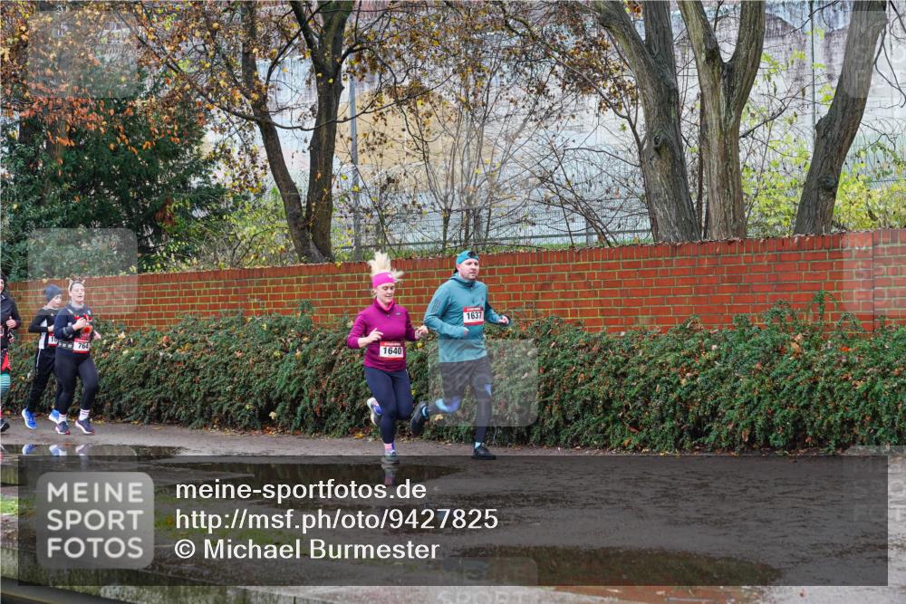 07.12.2025 - St. Pauli X-Mass-Run No. 15 Michael Burmester http://msf.ph/oto/9427825 07.12.2025 10:42:16 Laufen 1640, 1637 meine-sportfotos.de