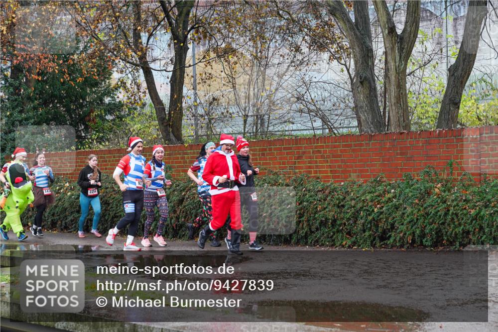 07.12.2025 - St. Pauli X-Mass-Run No. 15 Michael Burmester http://msf.ph/oto/9427839 07.12.2025 10:42:30 Laufen 143, 2254, 92 meine-sportfotos.de