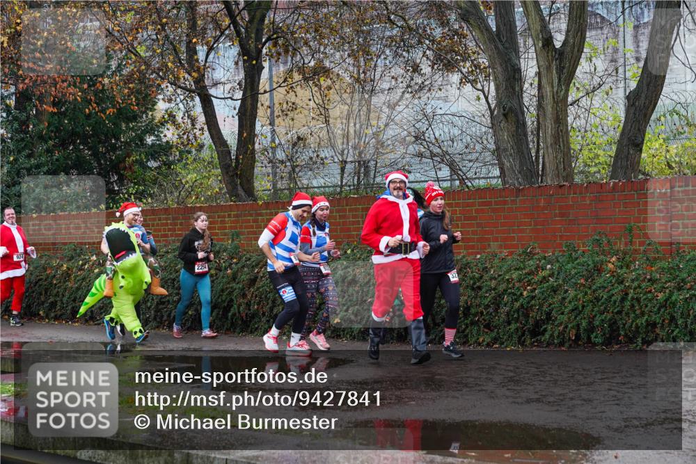 07.12.2025 - St. Pauli X-Mass-Run No. 15 Michael Burmester http://msf.ph/oto/9427841 07.12.2025 10:42:31 Laufen 2254, 50, 32 meine-sportfotos.de