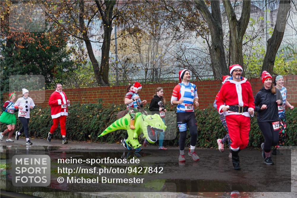 07.12.2025 - St. Pauli X-Mass-Run No. 15 Michael Burmester http://msf.ph/oto/9427842 07.12.2025 10:42:32 Laufen 1092, 973, 924, 22, 927, 327, 925 meine-sportfotos.de