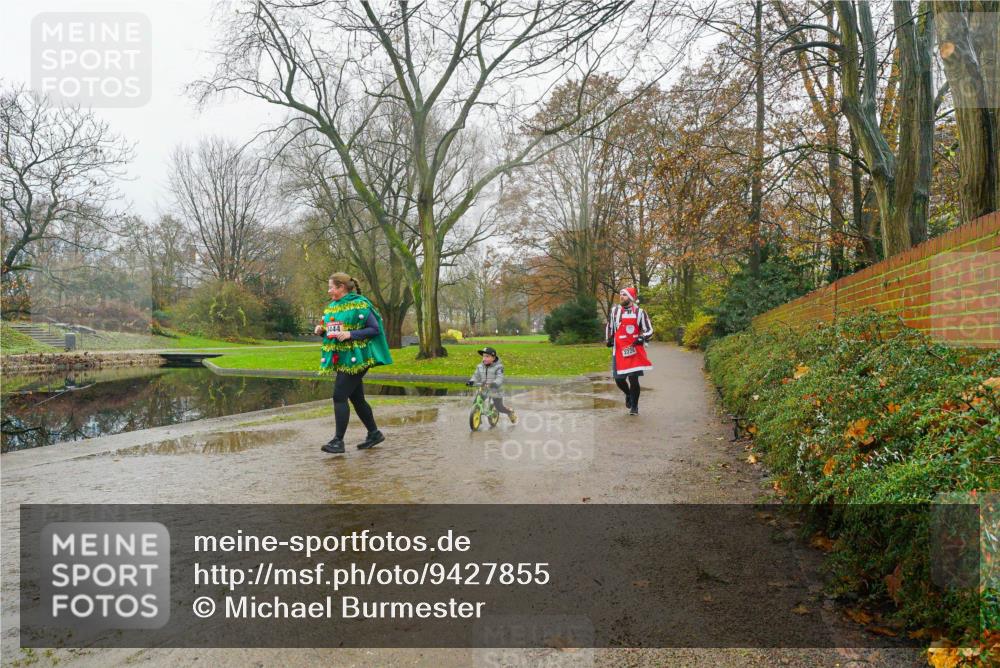 07.12.2025 - St. Pauli X-Mass-Run No. 15 Michael Burmester http://msf.ph/oto/9427855 07.12.2025 11:27:02 Laufen 444, 2228 meine-sportfotos.de