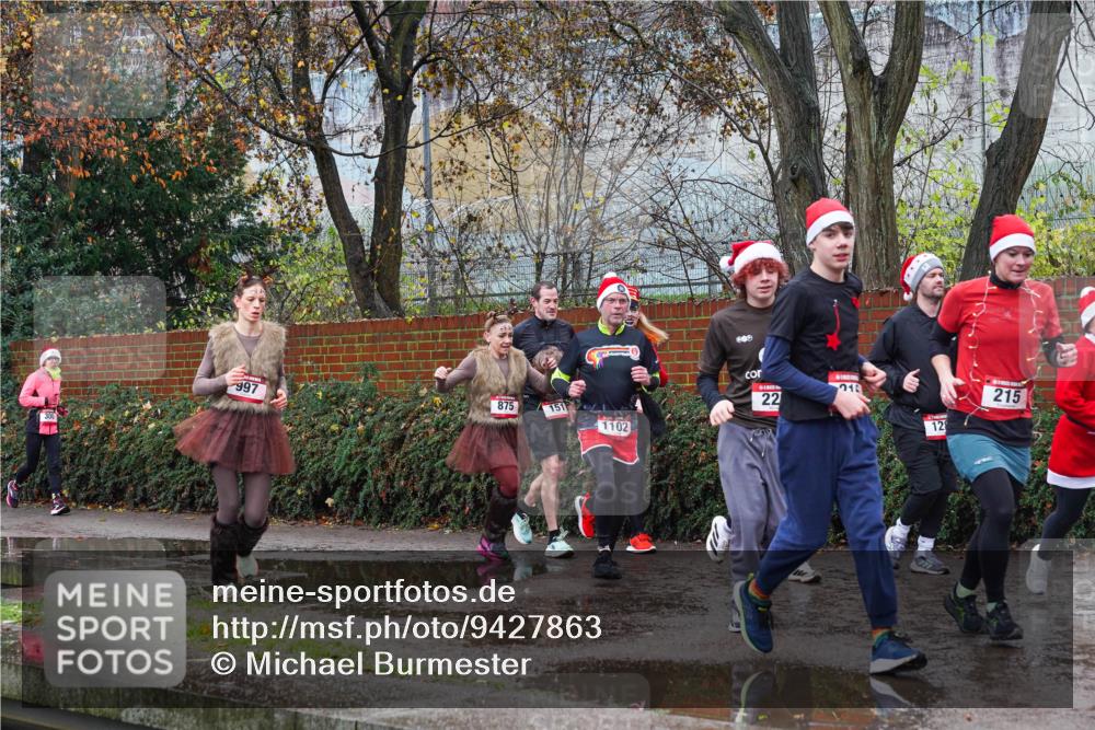 07.12.2025 - St. Pauli X-Mass-Run No. 15 Michael Burmester http://msf.ph/oto/9427863 07.12.2025 10:42:44 Laufen 997, 875, 151, 1102, 609, 21, 22, 128, 215 meine-sportfotos.de