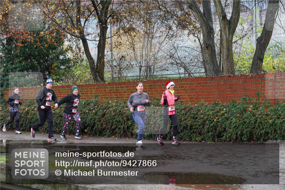 07.12.2025 - St. Pauli X-Mass-Run No. 15 Michael Burmester http://msf.ph/oto/9427866 07.12.2025 10:42:47 Laufen 1705, 166, 298, 167, 300 meine-sportfotos.de