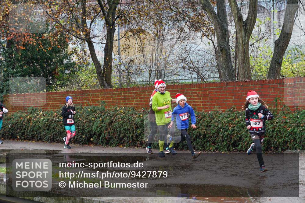 07.12.2025 - St. Pauli X-Mass-Run No. 15 Michael Burmester http://msf.ph/oto/9427879 07.12.2025 10:43:02 Laufen 698, 92, 2772, 582 meine-sportfotos.de