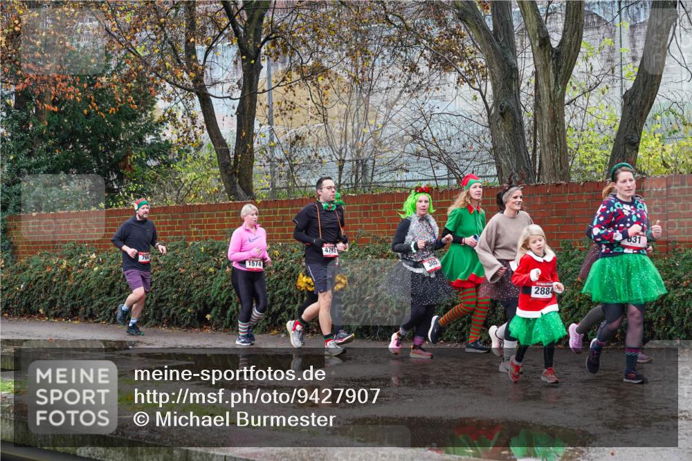 07.12.2025 - St. Pauli X-Mass-Run No. 15 Michael Burmester http://msf.ph/oto/9427907 07.12.2025 10:43:16 Laufen 1574, 4793, 2884, 831 meine-sportfotos.de
