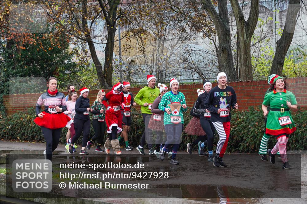 07.12.2025 - St. Pauli X-Mass-Run No. 15 Michael Burmester http://msf.ph/oto/9427928 07.12.2025 10:43:29 Laufen 106, 39, 1403, 286, 54, 1140, 33, 542, 1136 meine-sportfotos.de