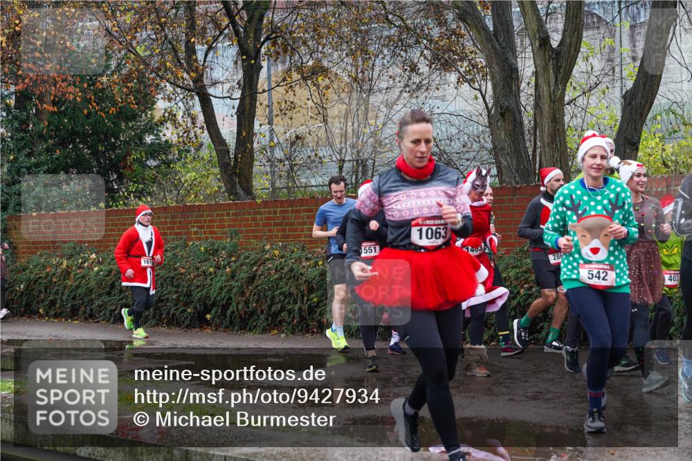 07.12.2025 - St. Pauli X-Mass-Run No. 15 Michael Burmester http://msf.ph/oto/9427934 07.12.2025 10:43:31 Laufen 1615, 1551, 1063, 1403, 286, 542, 403 meine-sportfotos.de