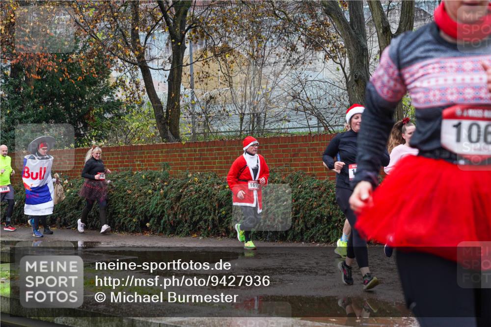 07.12.2025 - St. Pauli X-Mass-Run No. 15 Michael Burmester http://msf.ph/oto/9427936 07.12.2025 10:43:33 Laufen 199, 740, 1615, 106 meine-sportfotos.de