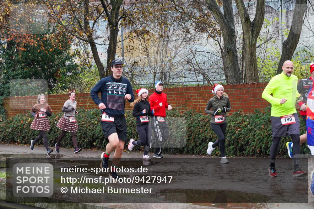 07.12.2025 - St. Pauli X-Mass-Run No. 15 Michael Burmester http://msf.ph/oto/9427947 07.12.2025 10:43:38 Laufen 1469, 89, 1045, 1048, 1695, 199 meine-sportfotos.de