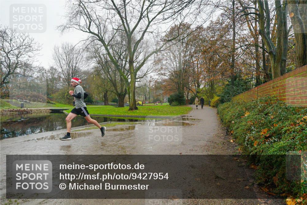 07.12.2025 - St. Pauli X-Mass-Run No. 15 Michael Burmester http://msf.ph/oto/9427954 07.12.2025 11:36:36 Laufen  meine-sportfotos.de