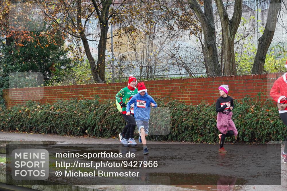 07.12.2025 - St. Pauli X-Mass-Run No. 15 Michael Burmester http://msf.ph/oto/9427966 07.12.2025 10:43:54 Laufen 556 meine-sportfotos.de