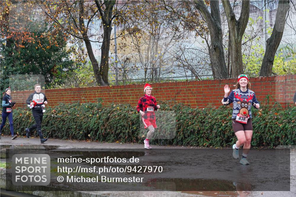 07.12.2025 - St. Pauli X-Mass-Run No. 15 Michael Burmester http://msf.ph/oto/9427970 07.12.2025 10:44:05 Laufen 1199, 1558, 1611, 00, 838 meine-sportfotos.de