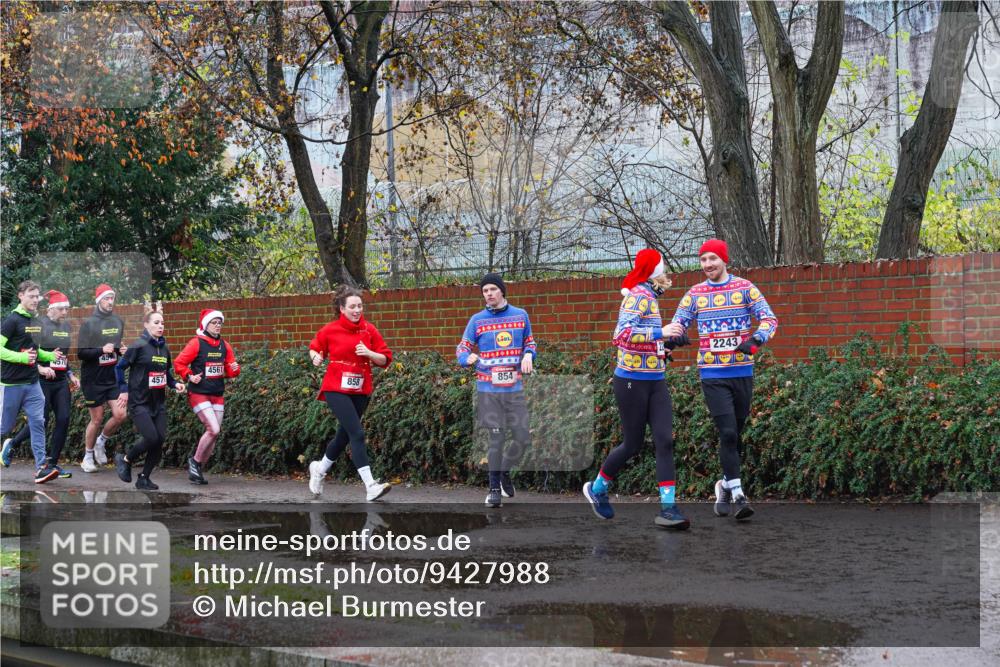 07.12.2025 - St. Pauli X-Mass-Run No. 15 Michael Burmester http://msf.ph/oto/9427988 07.12.2025 10:44:22 Laufen 458, 4570, 4561, 457, 858, 01, 854, 2243 meine-sportfotos.de