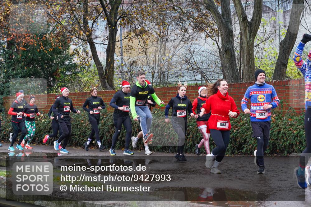 07.12.2025 - St. Pauli X-Mass-Run No. 15 Michael Burmester http://msf.ph/oto/9427993 07.12.2025 10:44:24 Laufen 4566, 456, 4576, 4569, 570, 4565, 4571, 858, 854 meine-sportfotos.de