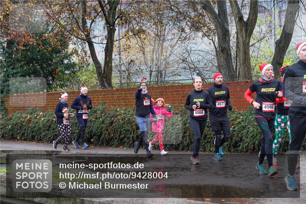 07.12.2025 - St. Pauli X-Mass-Run No. 15 Michael Burmester http://msf.ph/oto/9428004 07.12.2025 10:44:28 Laufen 1559, 4574, 4577, 456, 4566, 4568, 1584 meine-sportfotos.de