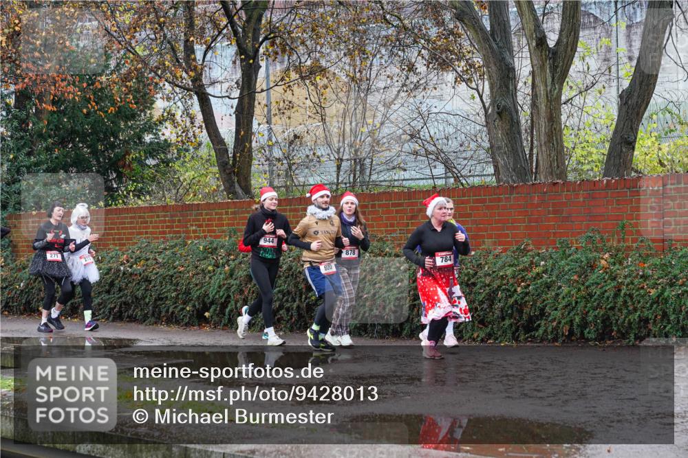 07.12.2025 - St. Pauli X-Mass-Run No. 15 Michael Burmester http://msf.ph/oto/9428013 07.12.2025 10:44:37 Laufen 271, 944, 920, 878, 784 meine-sportfotos.de