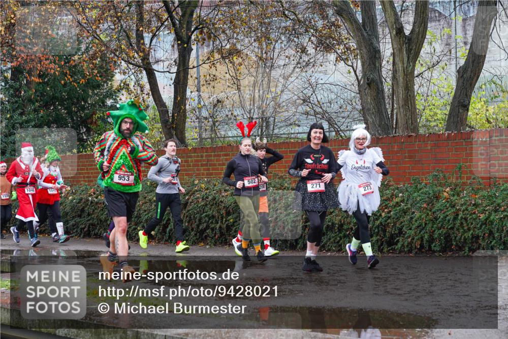07.12.2025 - St. Pauli X-Mass-Run No. 15 Michael Burmester http://msf.ph/oto/9428021 07.12.2025 10:44:41 Laufen 1556, 953, 1046, 1049, 502, 208, 271, 273 meine-sportfotos.de