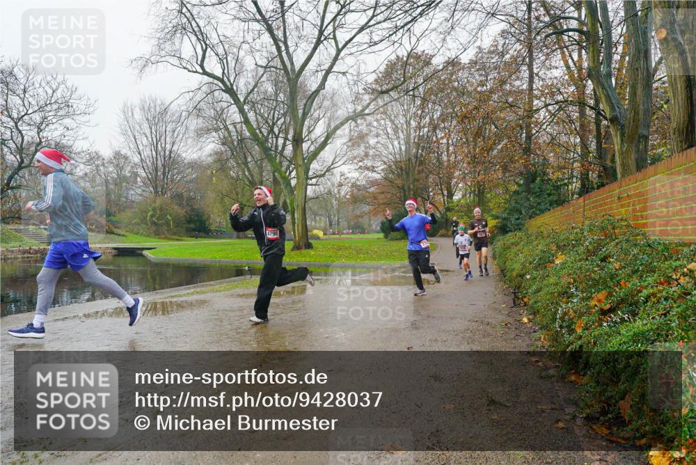 07.12.2025 - St. Pauli X-Mass-Run No. 15 Michael Burmester http://msf.ph/oto/9428037 07.12.2025 11:39:21 Laufen 4790 meine-sportfotos.de