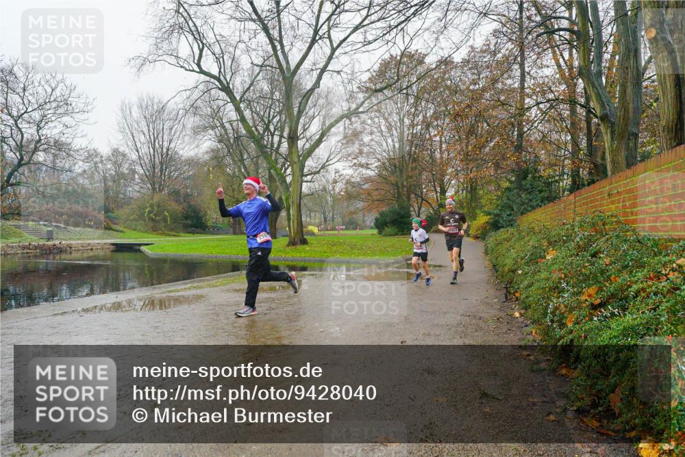 07.12.2025 - St. Pauli X-Mass-Run No. 15 Michael Burmester http://msf.ph/oto/9428040 07.12.2025 11:39:22 Laufen 338, 1923 meine-sportfotos.de