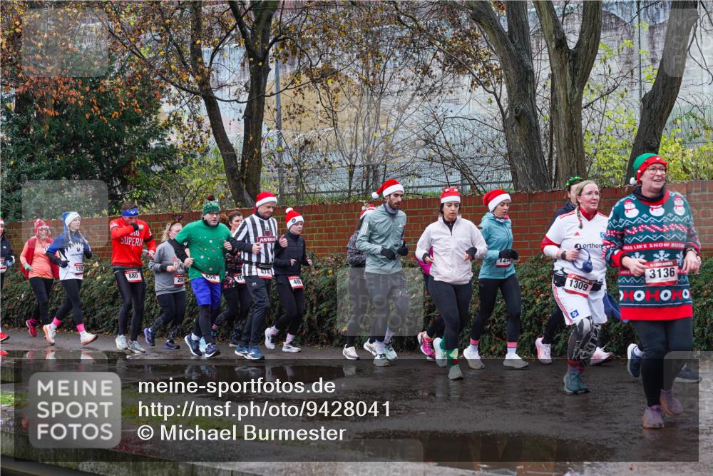 07.12.2025 - St. Pauli X-Mass-Run No. 15 Michael Burmester http://msf.ph/oto/9428041 07.12.2025 10:44:48 Laufen 20, 880, 204, 659, 48, 1309, 3136 meine-sportfotos.de