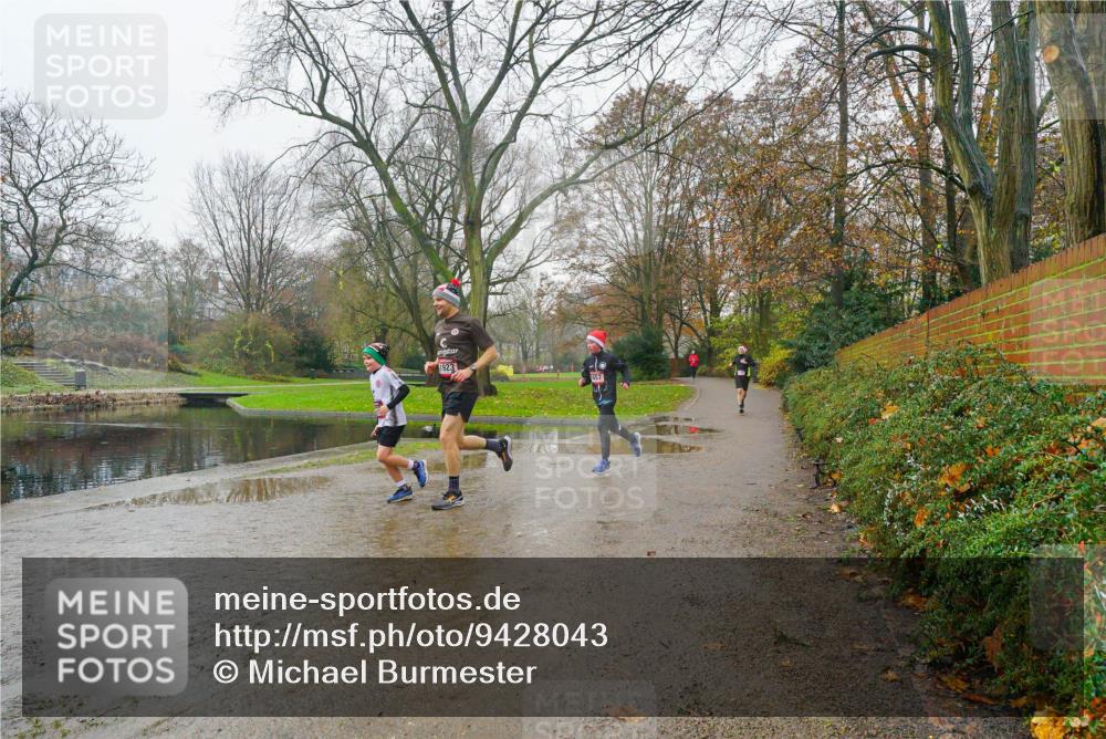 07.12.2025 - St. Pauli X-Mass-Run No. 15 Michael Burmester http://msf.ph/oto/9428043 07.12.2025 11:39:24 Laufen 1923 meine-sportfotos.de