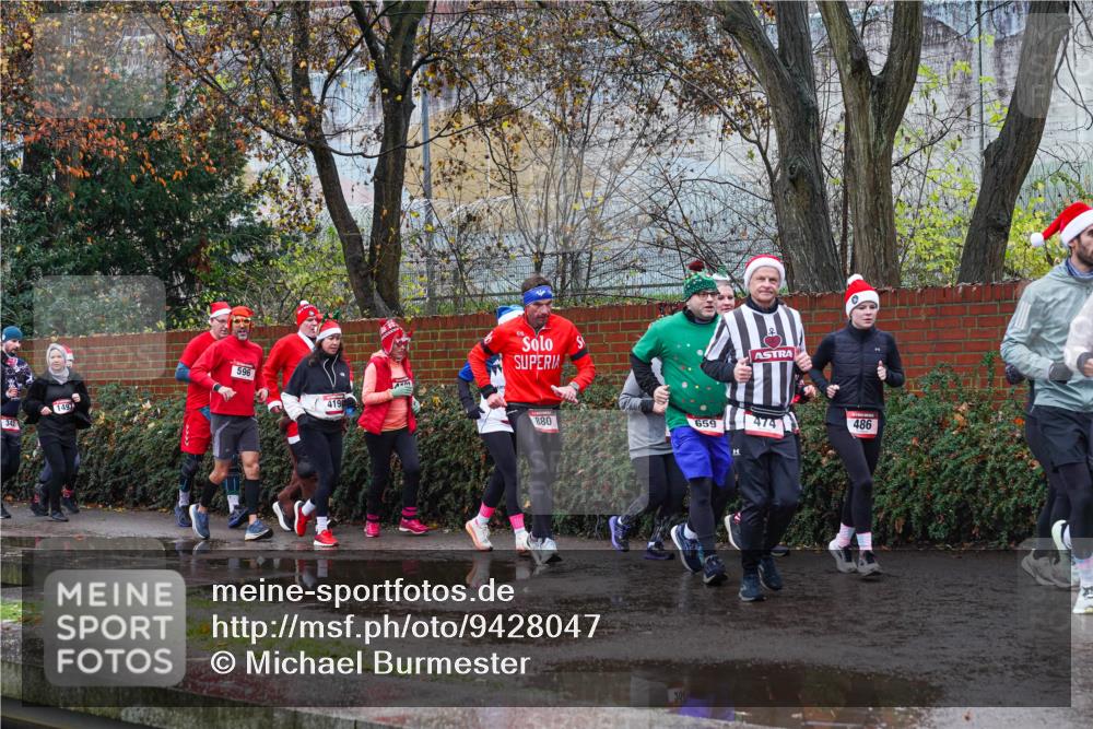 07.12.2025 - St. Pauli X-Mass-Run No. 15 Michael Burmester http://msf.ph/oto/9428047 07.12.2025 10:44:51 Laufen 1497, 596, 419, 880, 659, 486 meine-sportfotos.de