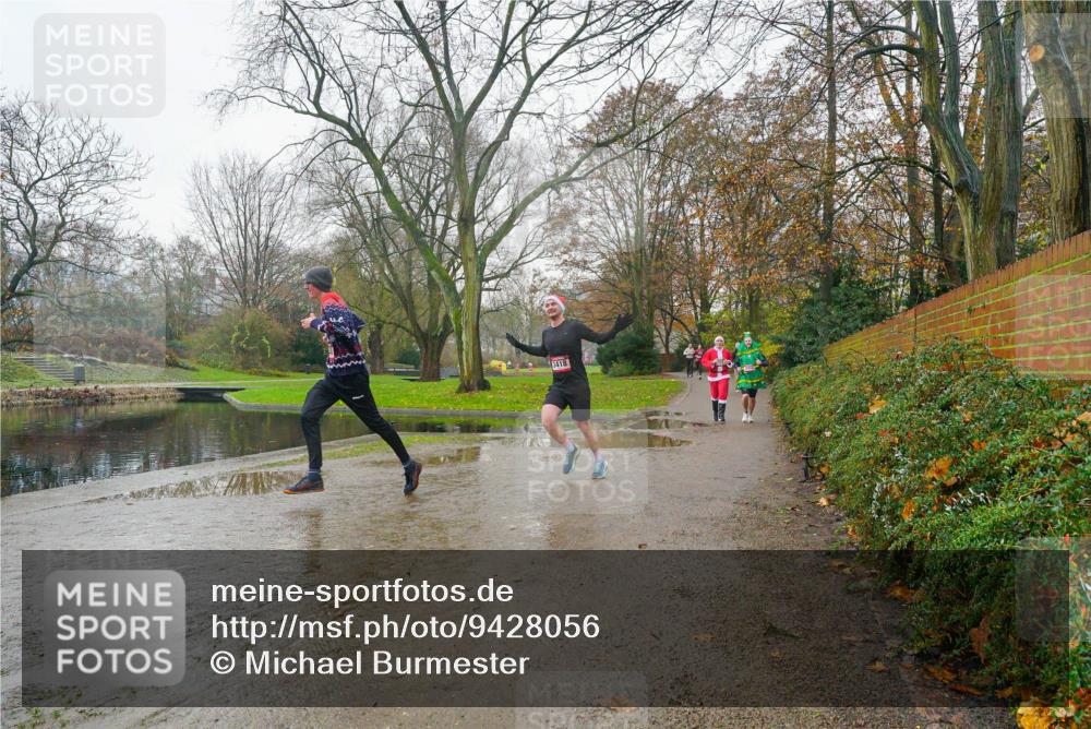 07.12.2025 - St. Pauli X-Mass-Run No. 15 Michael Burmester http://msf.ph/oto/9428056 07.12.2025 11:39:43 Laufen 3418 meine-sportfotos.de