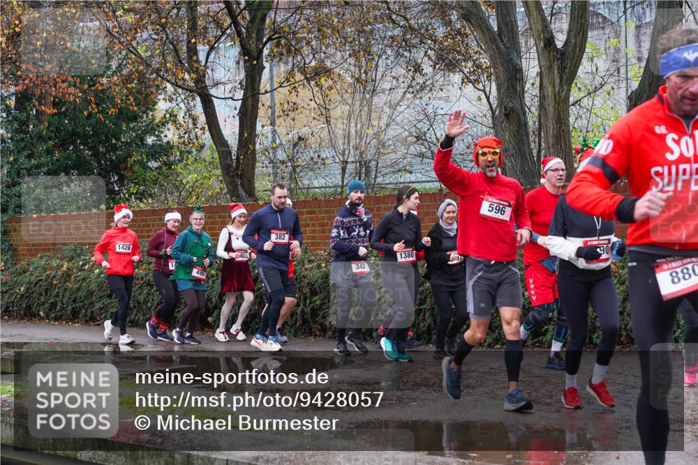 07.12.2025 - St. Pauli X-Mass-Run No. 15 Michael Burmester http://msf.ph/oto/9428057 07.12.2025 10:44:55 Laufen 1429, 490, 403, 382, 342, 1380, 596, 880 meine-sportfotos.de