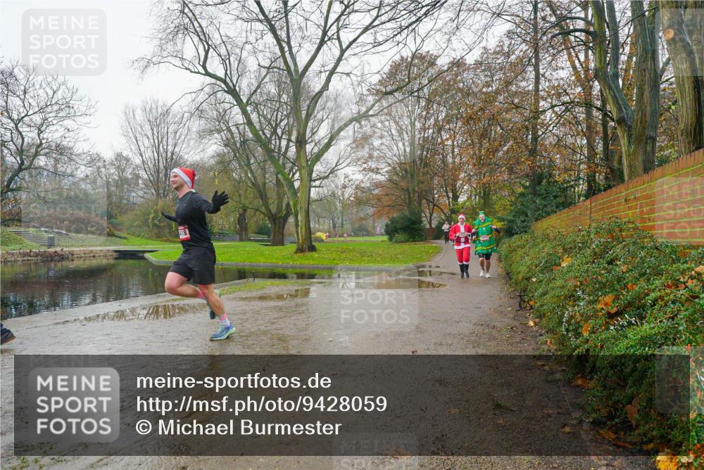 07.12.2025 - St. Pauli X-Mass-Run No. 15 Michael Burmester http://msf.ph/oto/9428059 07.12.2025 11:39:44 Laufen 418 meine-sportfotos.de