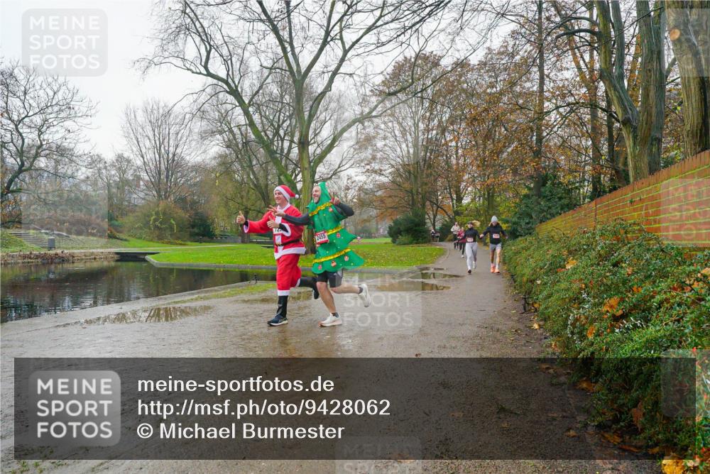 07.12.2025 - St. Pauli X-Mass-Run No. 15 Michael Burmester http://msf.ph/oto/9428062 07.12.2025 11:39:46 Laufen 2455 meine-sportfotos.de