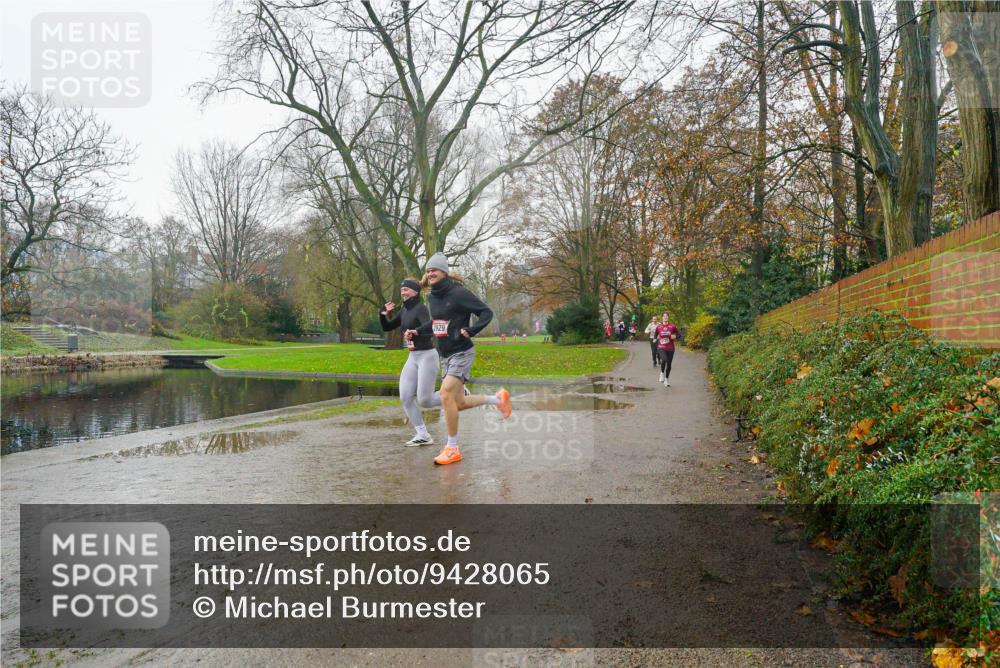 07.12.2025 - St. Pauli X-Mass-Run No. 15 Michael Burmester http://msf.ph/oto/9428065 07.12.2025 11:39:50 Laufen 2929 meine-sportfotos.de