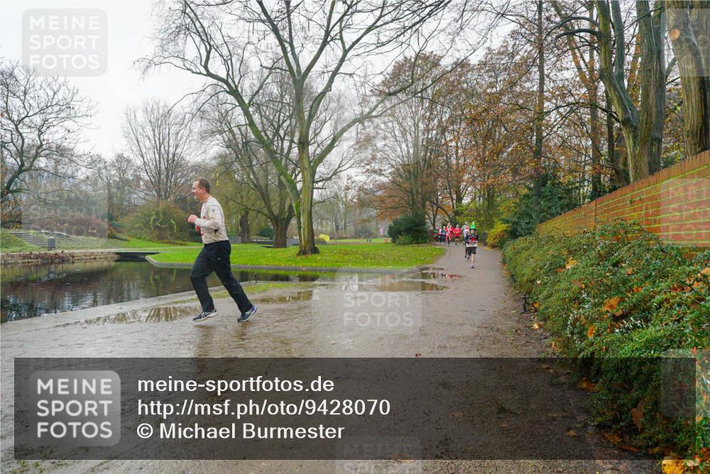 07.12.2025 - St. Pauli X-Mass-Run No. 15 Michael Burmester http://msf.ph/oto/9428070 07.12.2025 11:39:56 Laufen  meine-sportfotos.de