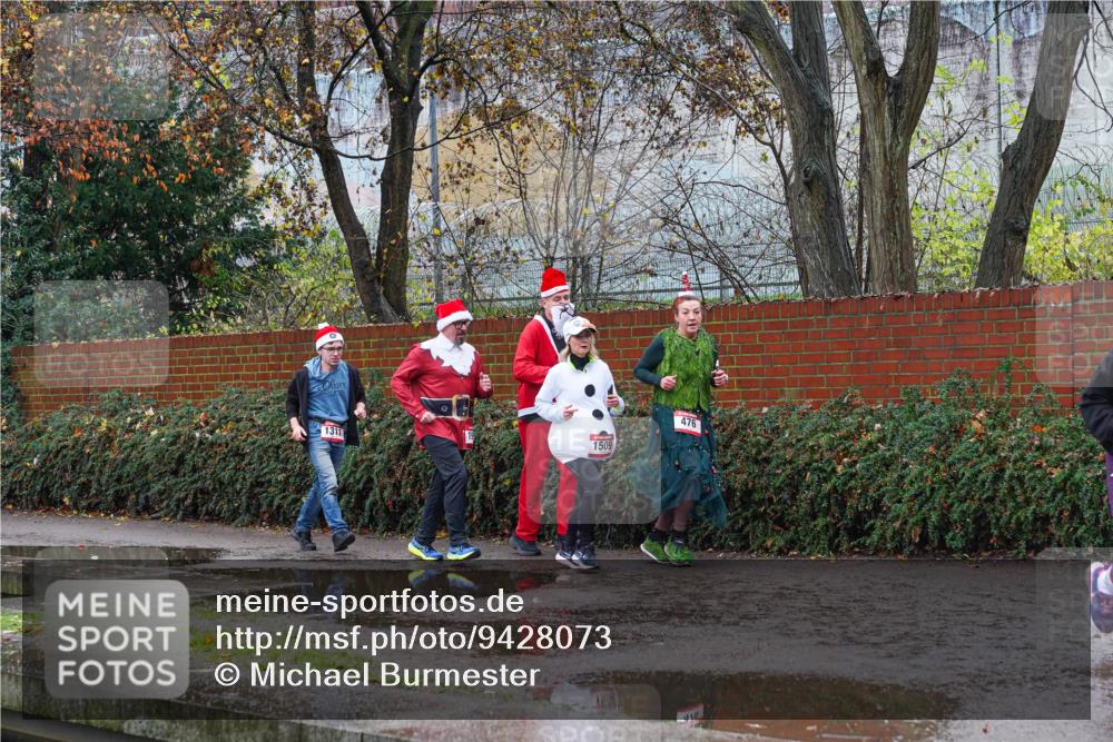 07.12.2025 - St. Pauli X-Mass-Run No. 15 Michael Burmester http://msf.ph/oto/9428073 07.12.2025 10:45:07 Laufen 1311, 1509, 476 meine-sportfotos.de