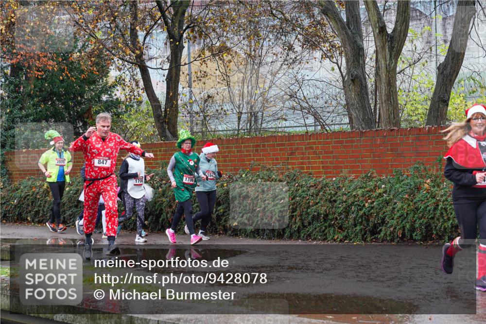 07.12.2025 - St. Pauli X-Mass-Run No. 15 Michael Burmester http://msf.ph/oto/9428078 07.12.2025 10:45:15 Laufen 2006, 847, 1706, 1708 meine-sportfotos.de