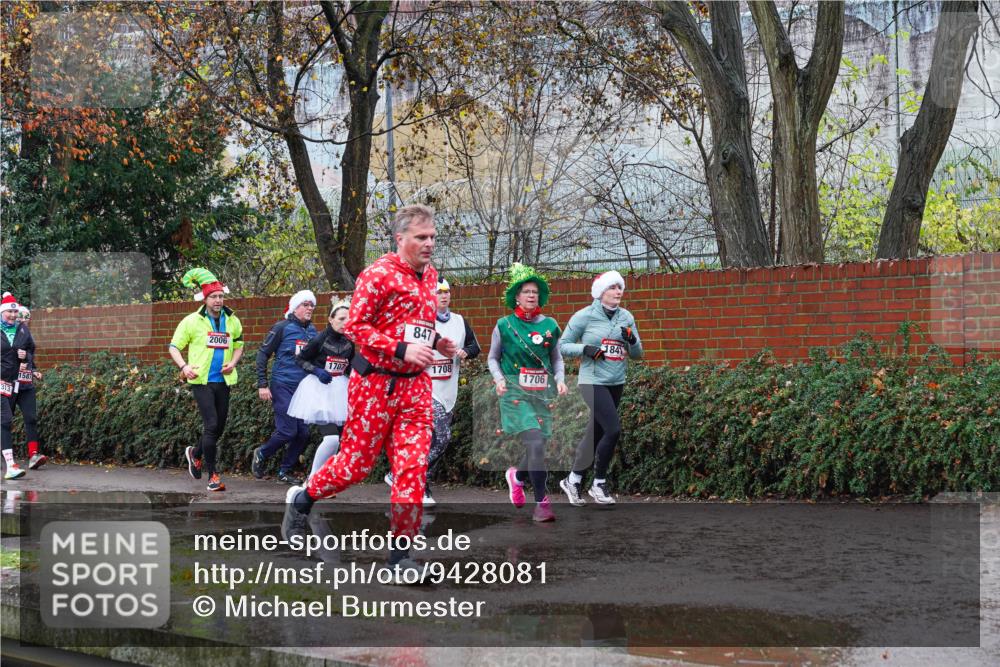 07.12.2025 - St. Pauli X-Mass-Run No. 15 Michael Burmester http://msf.ph/oto/9428081 07.12.2025 10:45:16 Laufen 1587, 2006, 1707, 847, 1708, 1706, 184 meine-sportfotos.de