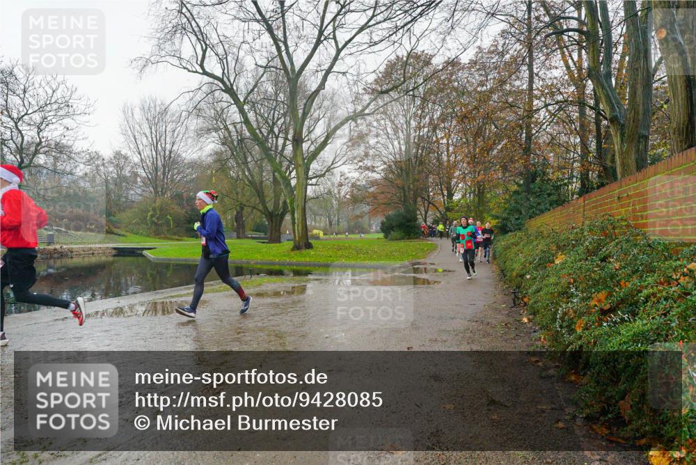 07.12.2025 - St. Pauli X-Mass-Run No. 15 Michael Burmester http://msf.ph/oto/9428085 07.12.2025 11:40:10 Laufen  meine-sportfotos.de