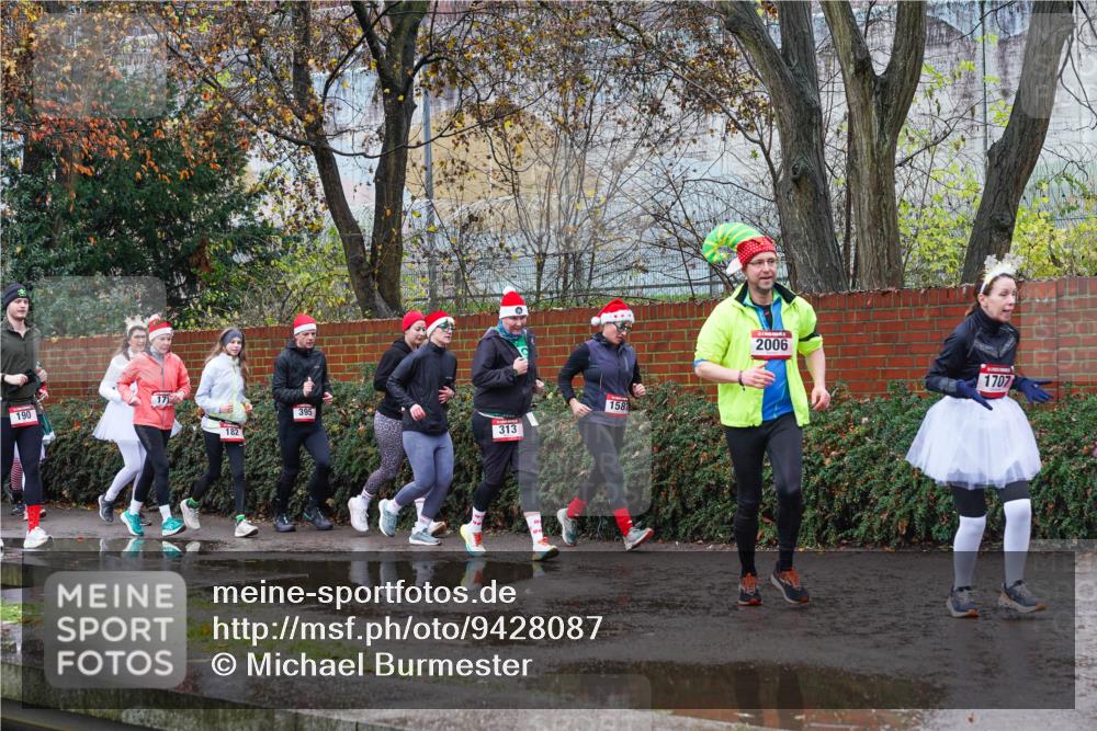 07.12.2025 - St. Pauli X-Mass-Run No. 15 Michael Burmester http://msf.ph/oto/9428087 07.12.2025 10:45:19 Laufen 190, 17, 182, 395, 313, 158, 2006, 1707 meine-sportfotos.de