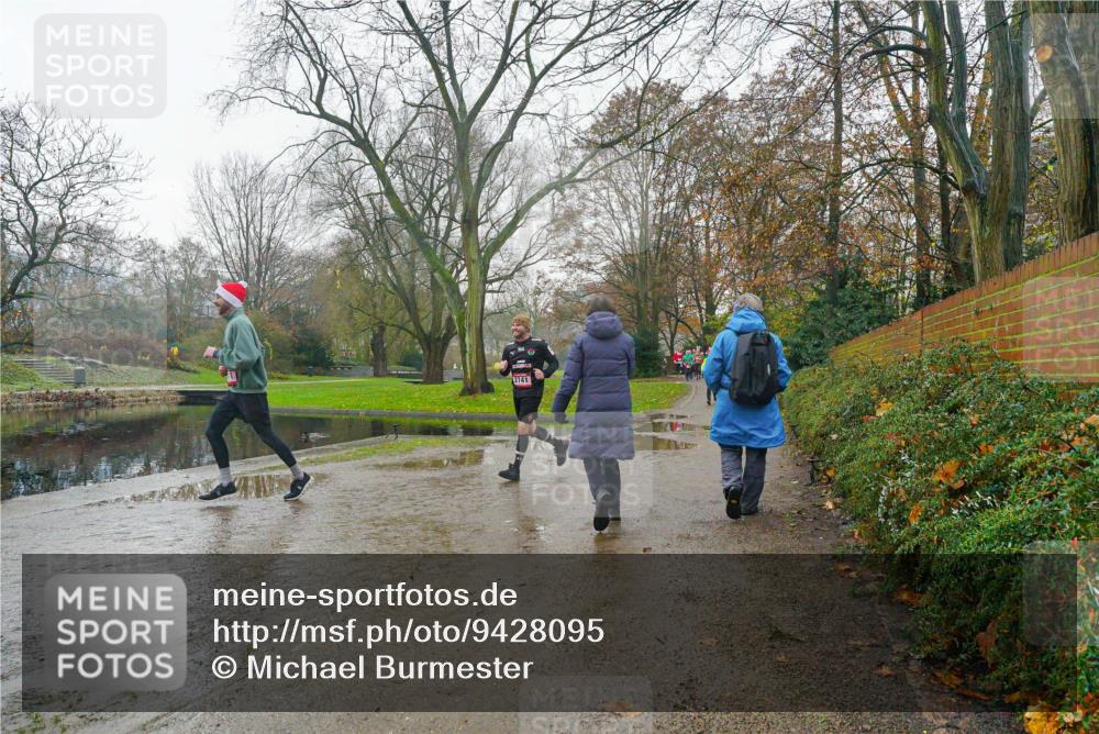07.12.2025 - St. Pauli X-Mass-Run No. 15 Michael Burmester http://msf.ph/oto/9428095 07.12.2025 11:40:17 Laufen 2741 meine-sportfotos.de
