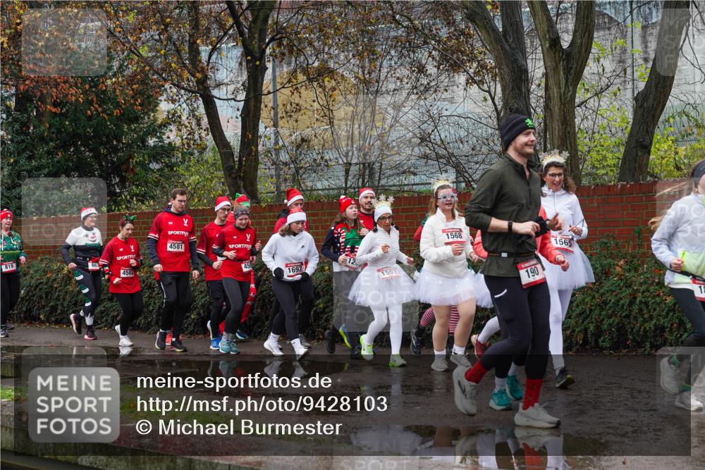 07.12.2025 - St. Pauli X-Mass-Run No. 15 Michael Burmester http://msf.ph/oto/9428103 07.12.2025 10:45:24 Laufen 4581, 819, 4582, 1697, 1568, 190, 1565 meine-sportfotos.de