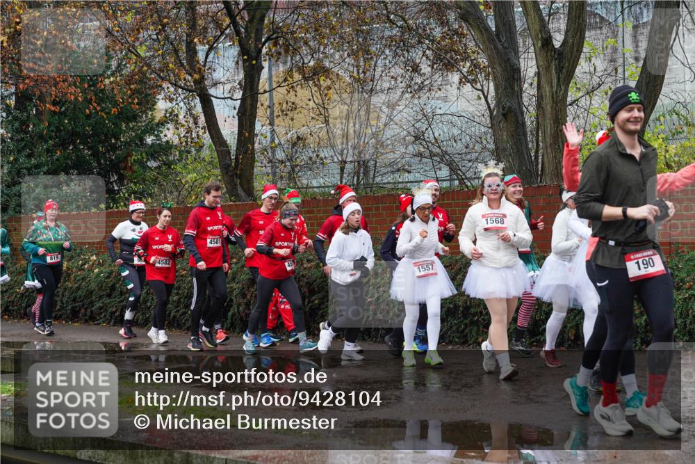 07.12.2025 - St. Pauli X-Mass-Run No. 15 Michael Burmester http://msf.ph/oto/9428104 07.12.2025 10:45:24 Laufen 4581, 819, 4582, 1557, 1568, 190 meine-sportfotos.de