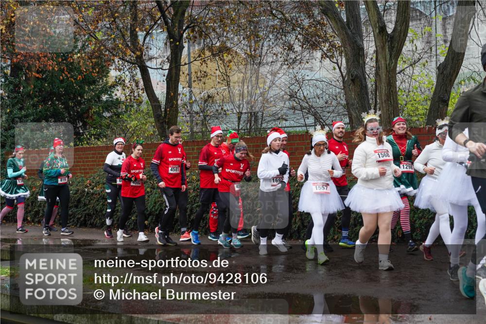 07.12.2025 - St. Pauli X-Mass-Run No. 15 Michael Burmester http://msf.ph/oto/9428106 07.12.2025 10:45:25 Laufen 4581, 819, 1692, 45, 1557, 1568, 1298 meine-sportfotos.de