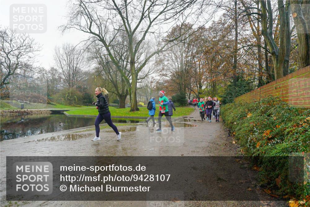 07.12.2025 - St. Pauli X-Mass-Run No. 15 Michael Burmester http://msf.ph/oto/9428107 07.12.2025 11:40:25 Laufen 323 meine-sportfotos.de