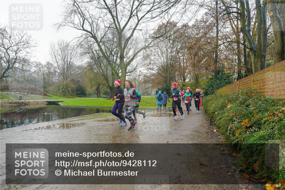 07.12.2025 - St. Pauli X-Mass-Run No. 15 Michael Burmester http://msf.ph/oto/9428112 07.12.2025 11:40:28 Laufen 2264, 8480 meine-sportfotos.de