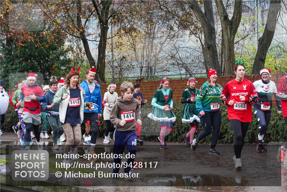 07.12.2025 - St. Pauli X-Mass-Run No. 15 Michael Burmester http://msf.ph/oto/9428117 07.12.2025 10:45:29 Laufen 1223, 1412, xxxx, 819, 4582, 667 meine-sportfotos.de