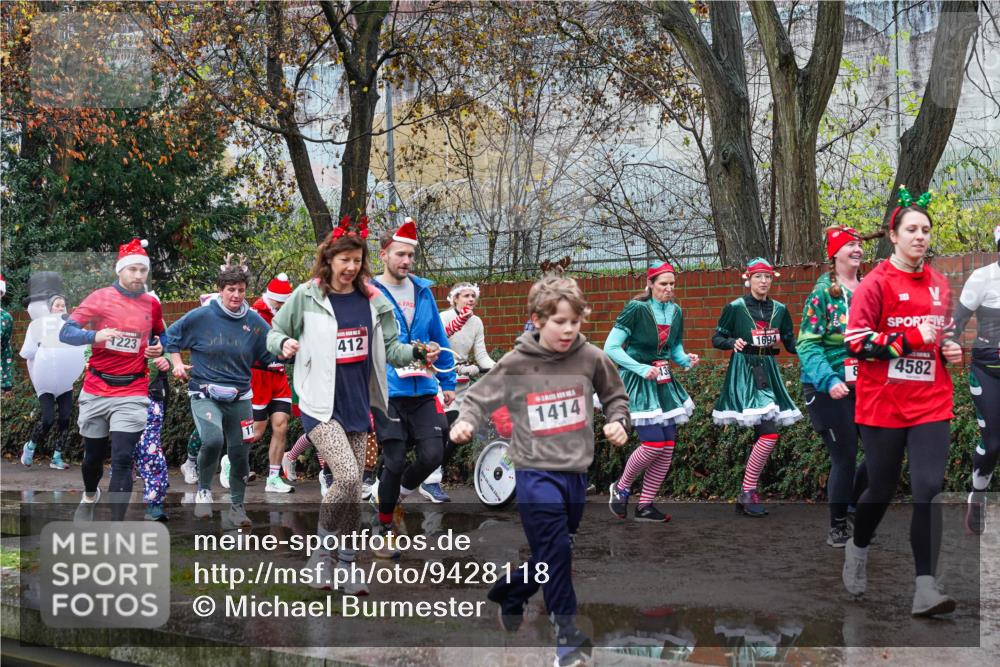 07.12.2025 - St. Pauli X-Mass-Run No. 15 Michael Burmester http://msf.ph/oto/9428118 07.12.2025 10:45:29 Laufen 1223, 412, xxxx, 1694, 4582 meine-sportfotos.de