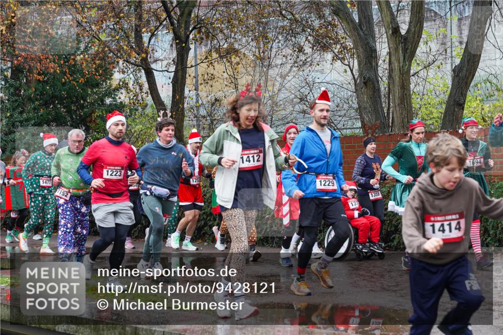 07.12.2025 - St. Pauli X-Mass-Run No. 15 Michael Burmester http://msf.ph/oto/9428121 07.12.2025 10:45:30 Laufen 138, 1477, 1152, 1223, 541, 125, 1412, 1229, 137, 1355, 1694, 322, xxxx meine-sportfotos.de