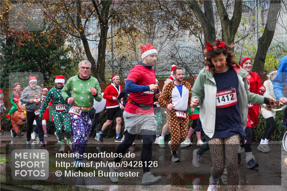 07.12.2025 - St. Pauli X-Mass-Run No. 15 Michael Burmester http://msf.ph/oto/9428126 07.12.2025 10:45:32 Laufen 146, 1477, 1152, 719, 1412 meine-sportfotos.de